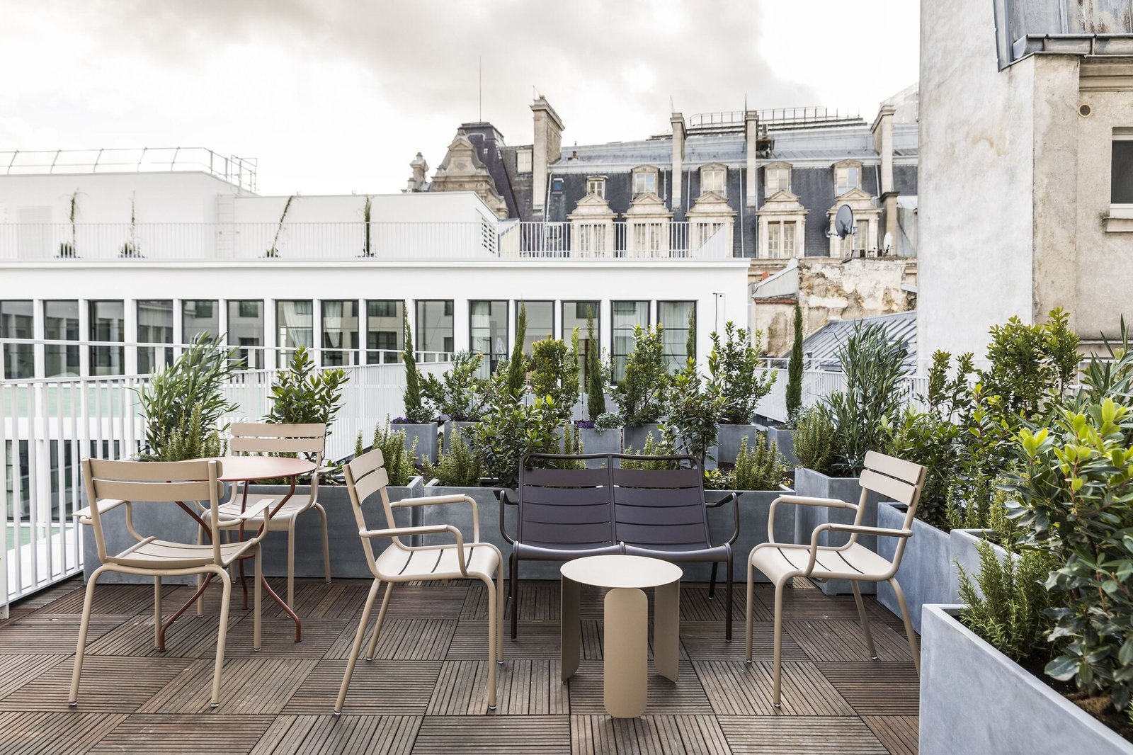 Le Grand Quartier — vibe