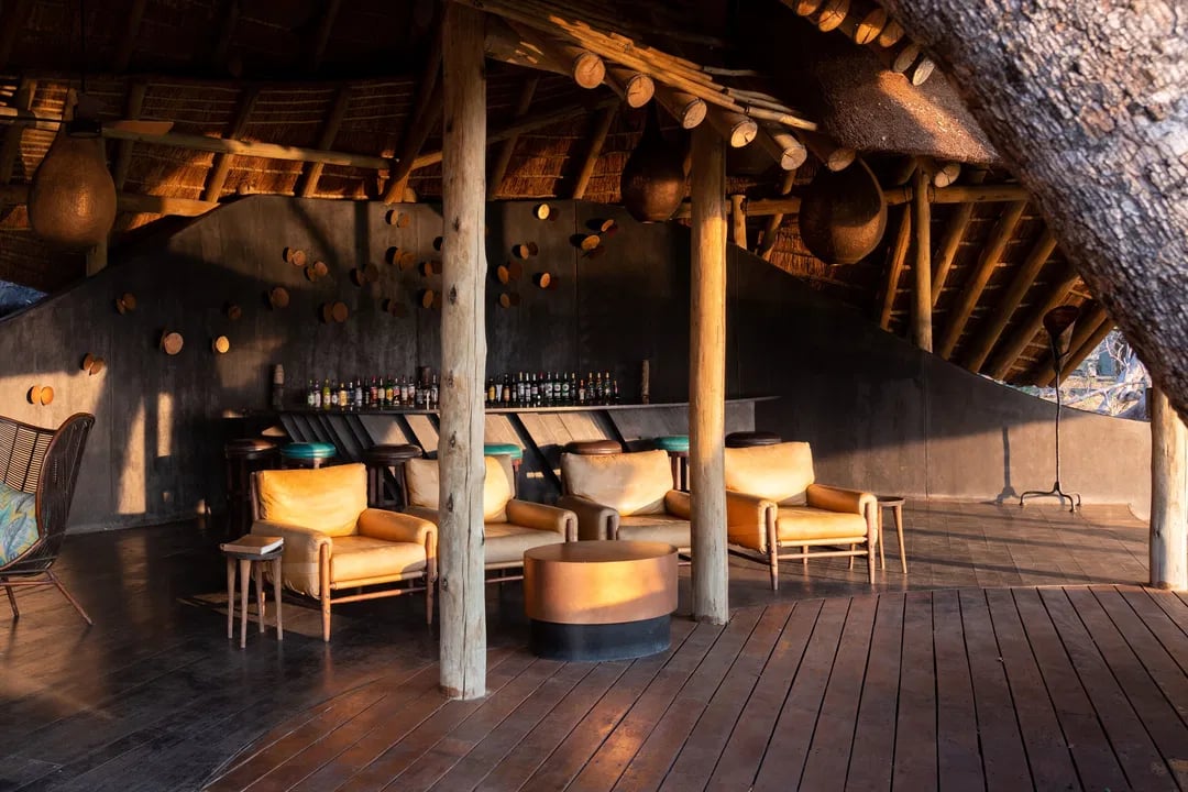 Eagle Island Lodge, eat & drink