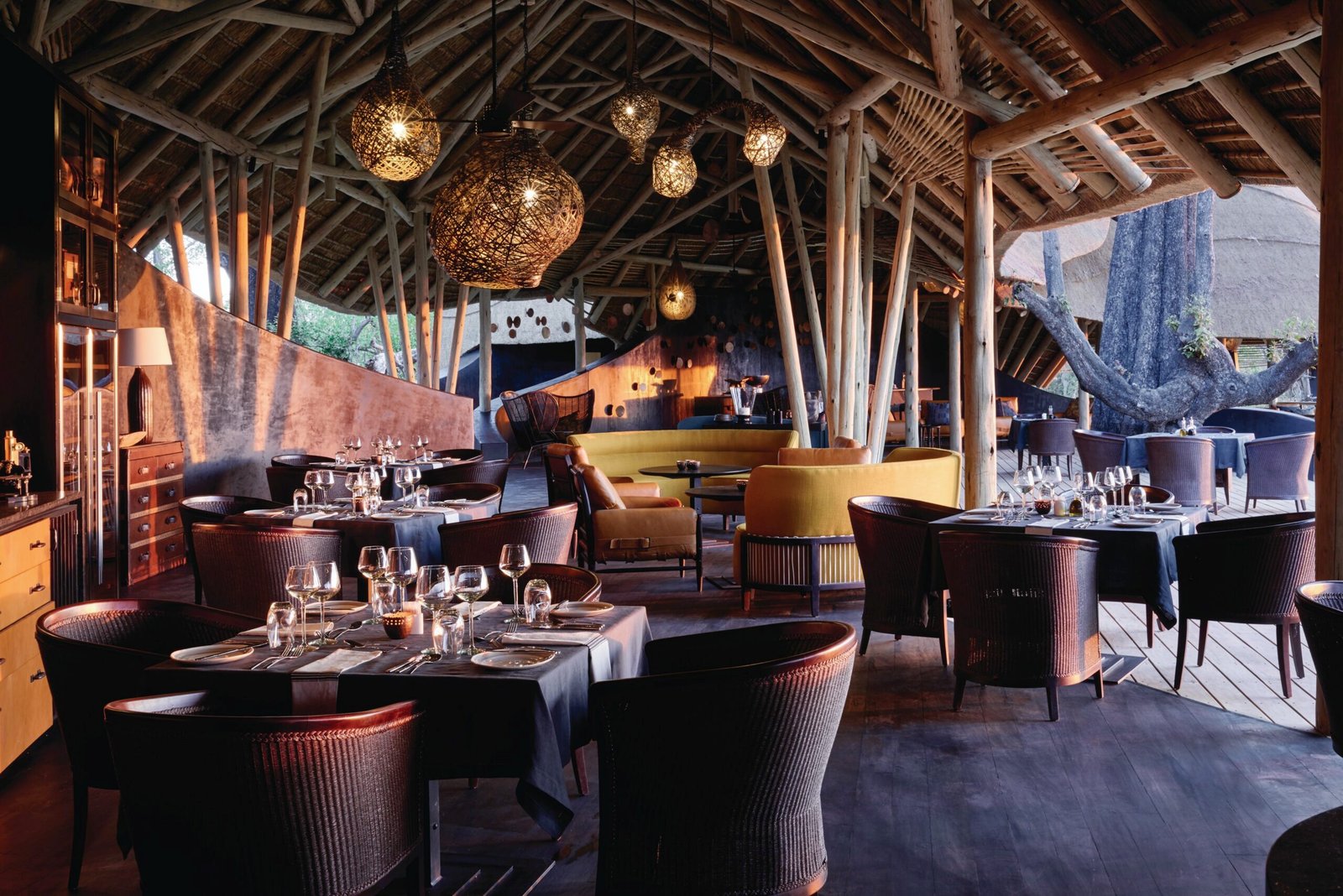 Eagle Island Lodge, eat & drink