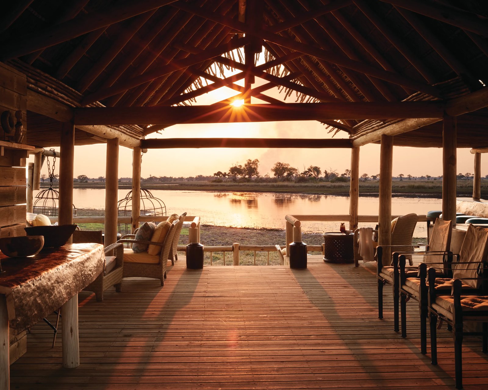 Eagle Island Lodge, eat & drink