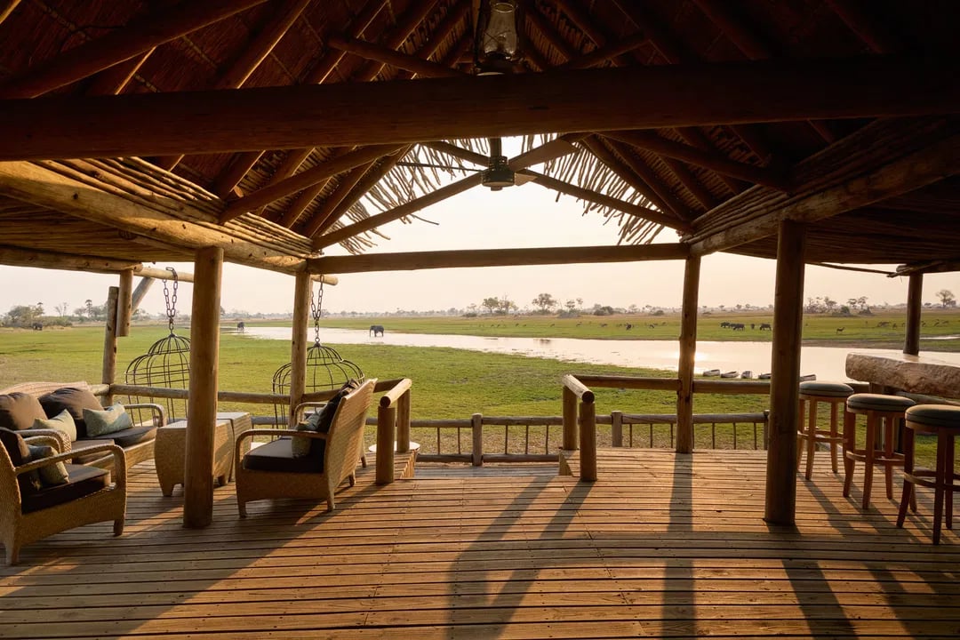 Eagle Island Lodge, eat & drink