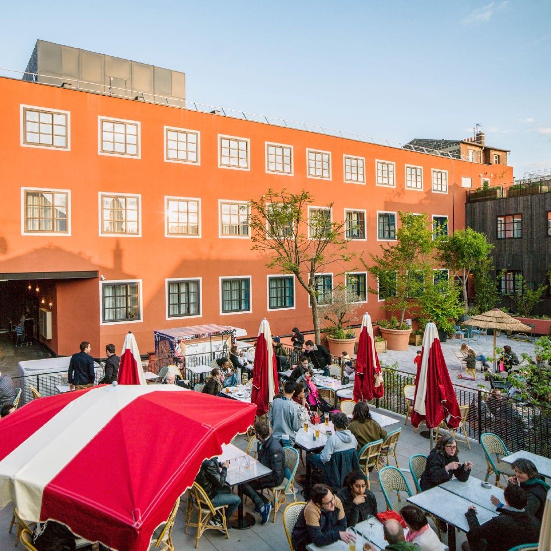 MOB Hotel, mob organic pizzeria & mediterranean restaurant