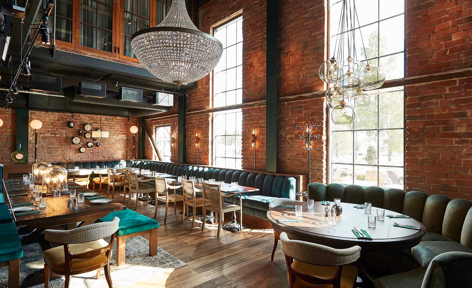 Steam Hotel, at the table