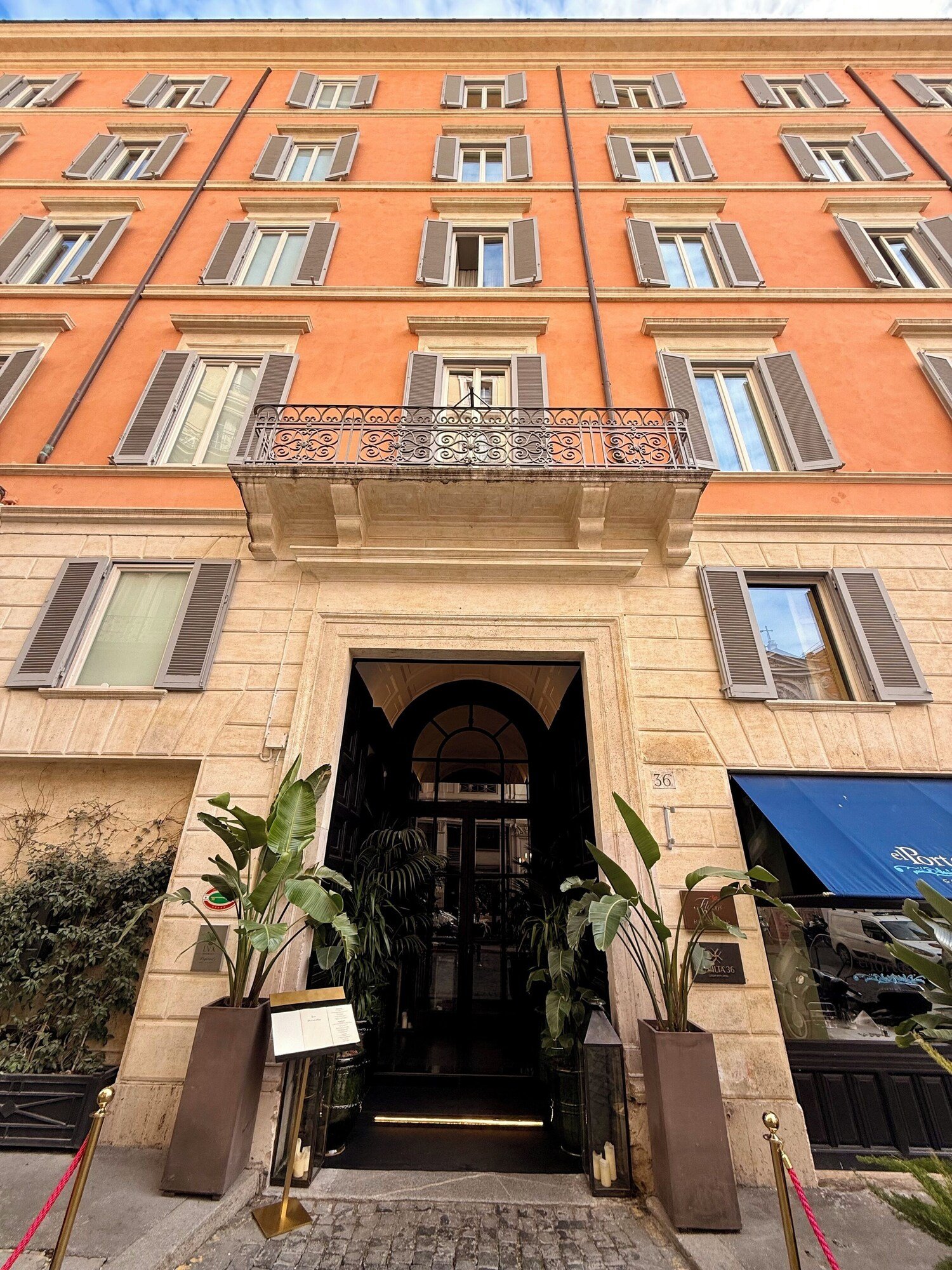 Umiltà 36 — backstory