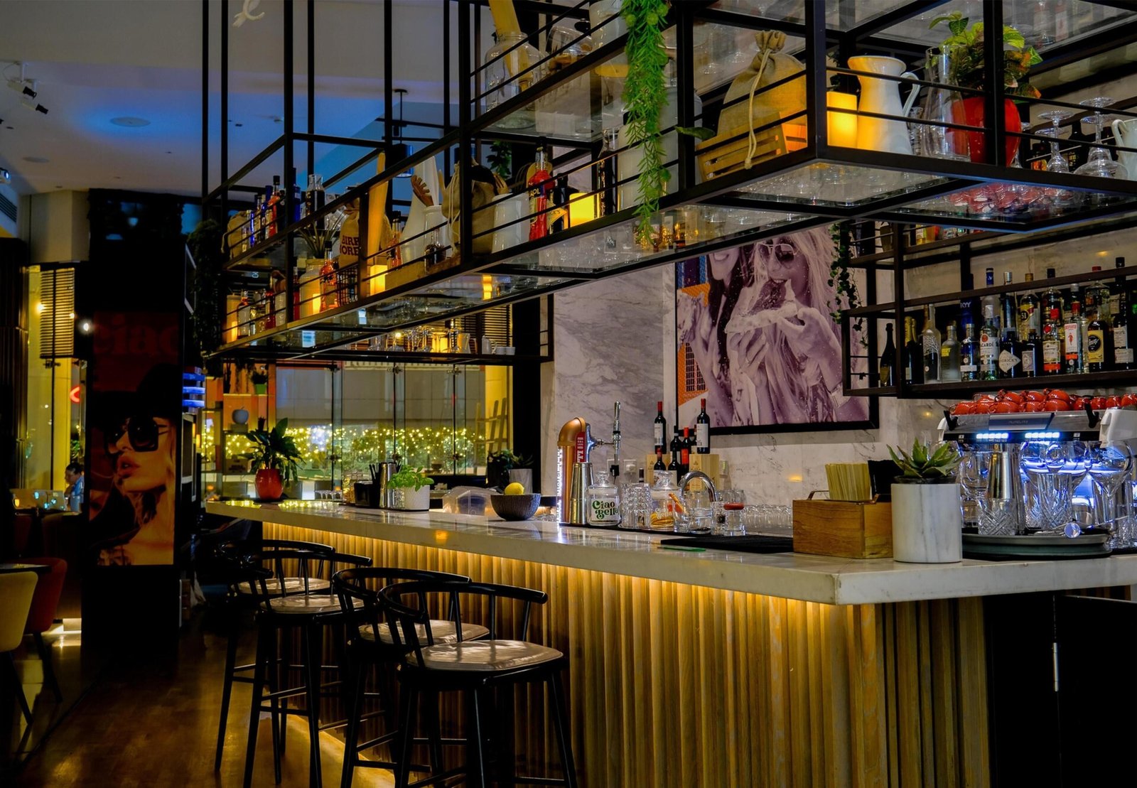 Media One Hotel, eat & drink