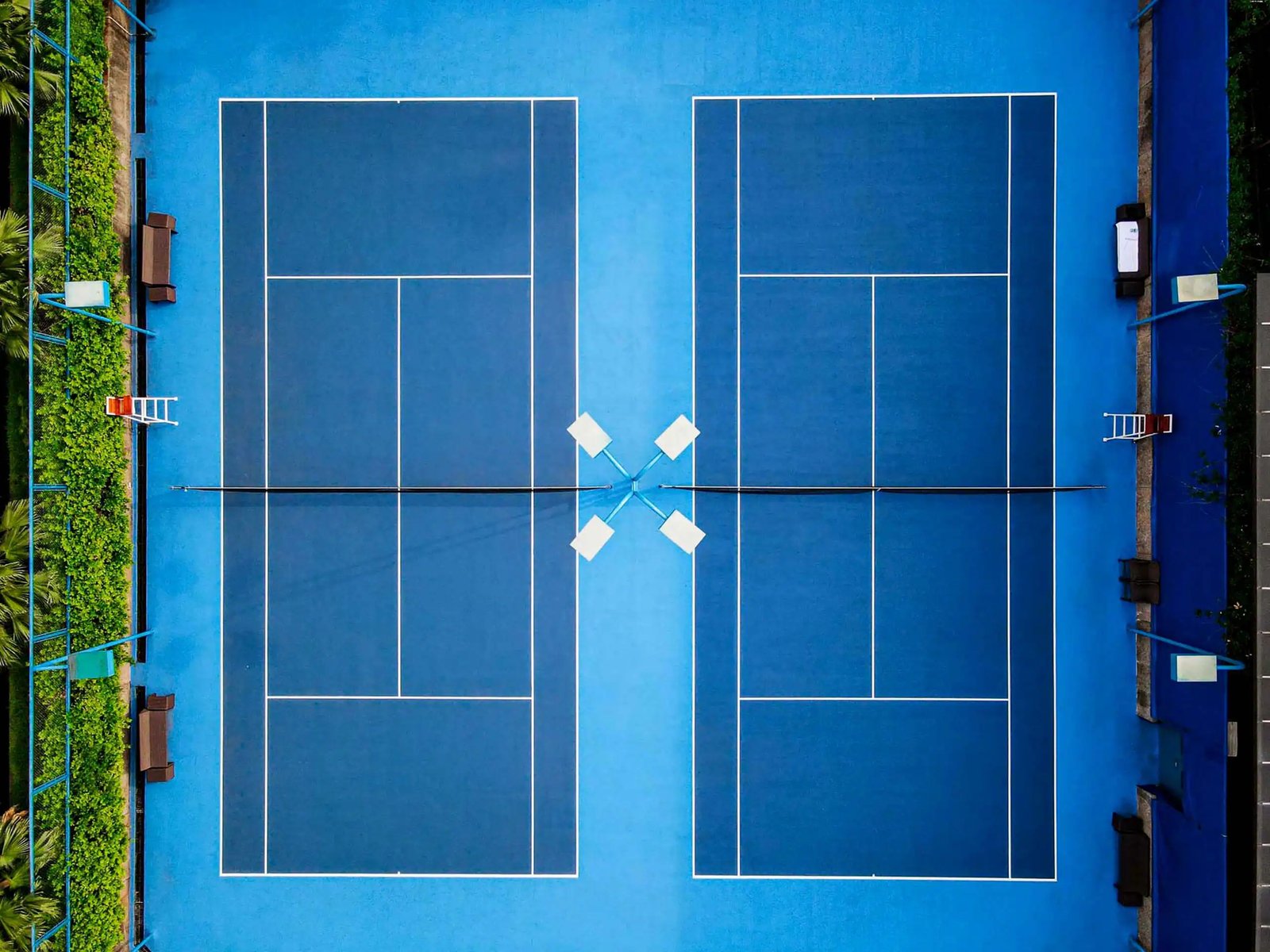 Keraton at The Plaza - The Unbound Collection by Hyatt, the gym and tennis courts