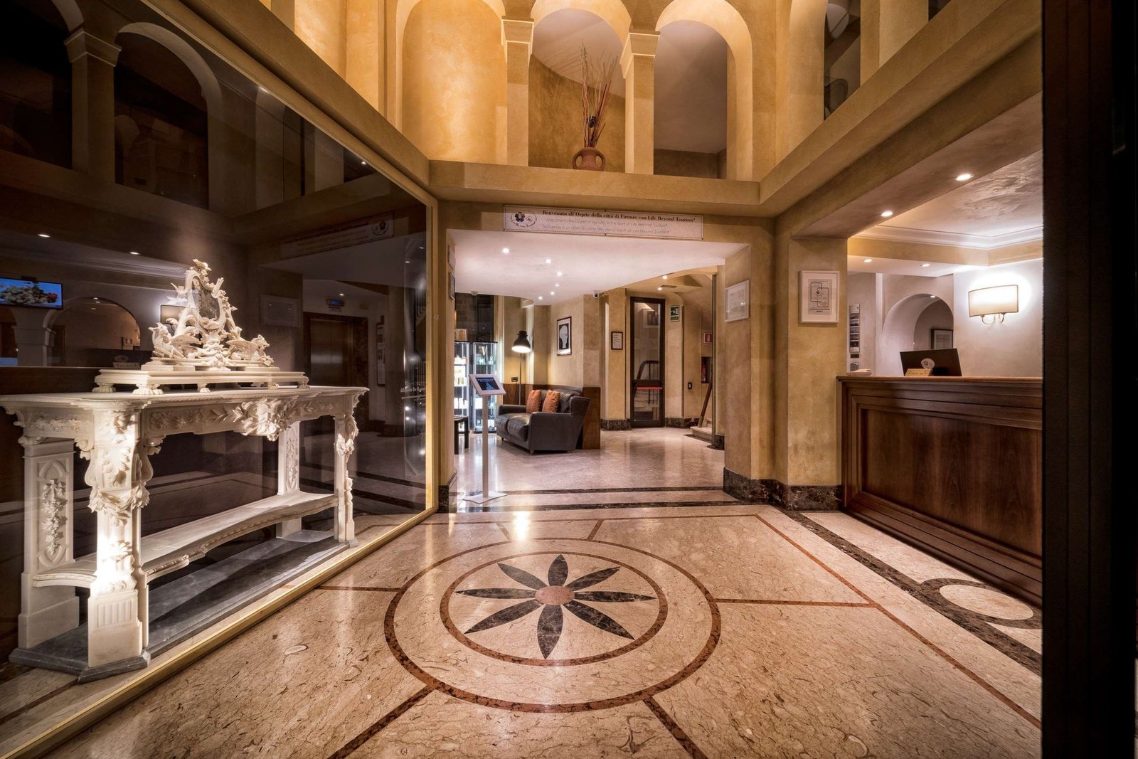 Hotel Pitti Palace al Ponte Vecchio — vibe