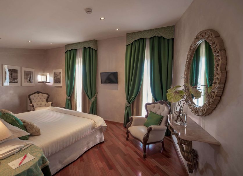 Hotel Pitti Palace al Ponte Vecchio — rooms