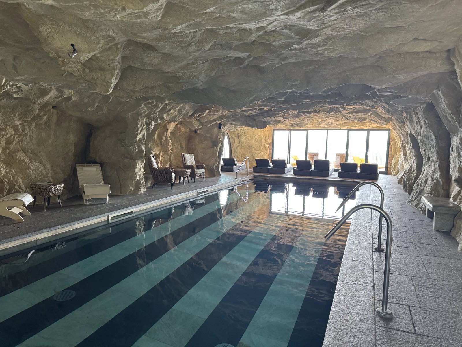 Castello di Guarene, the pool