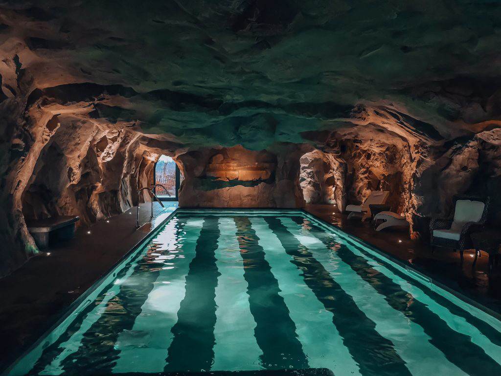 Castello di Guarene, the pool