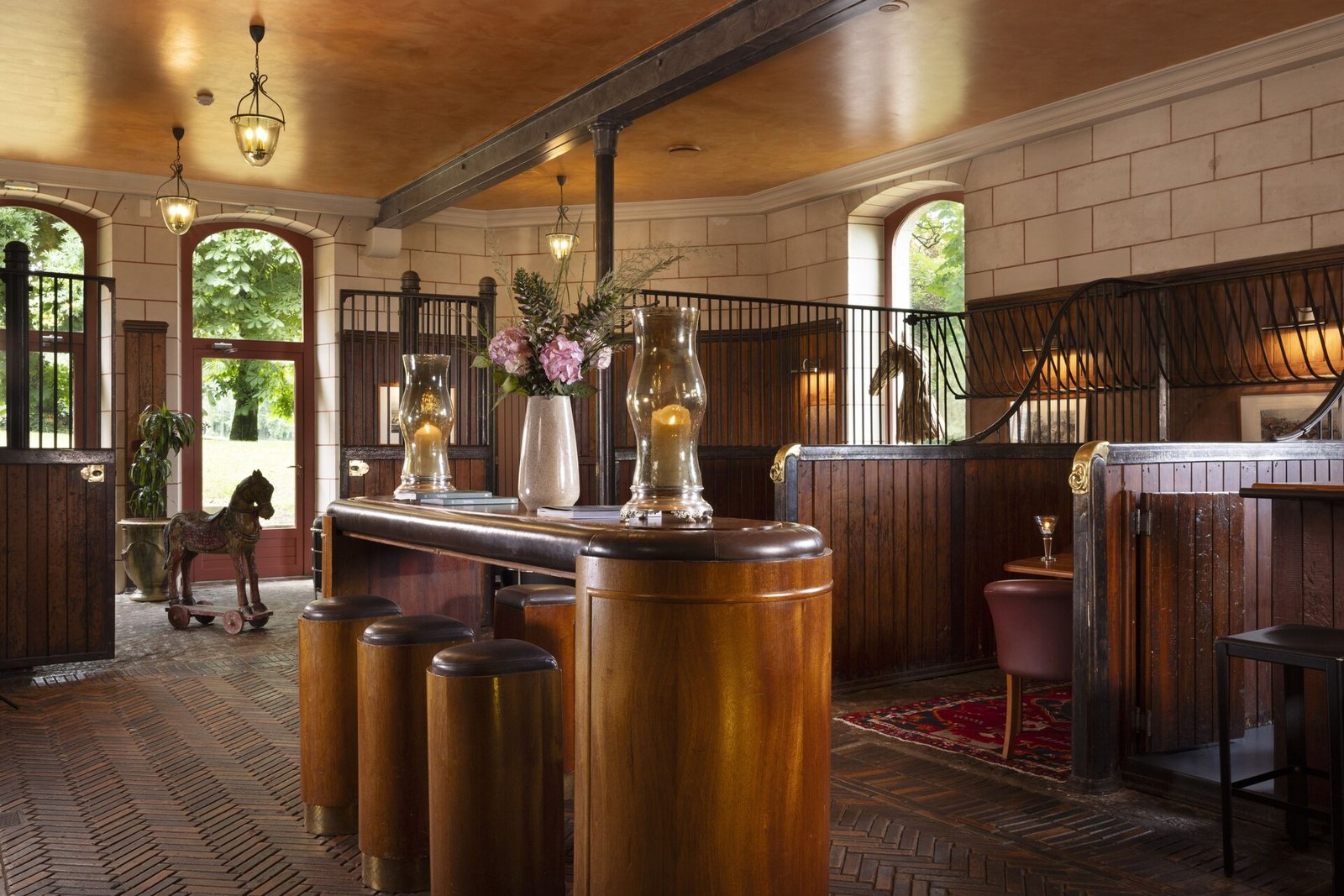 Domaine De La Bretesche, bar des écuries