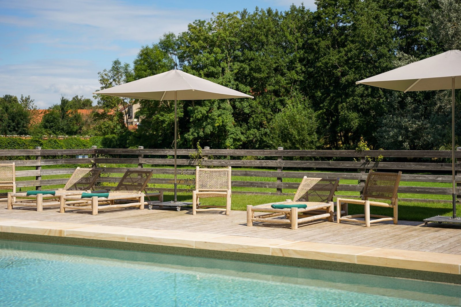 Château Sainte Sabine, the pool