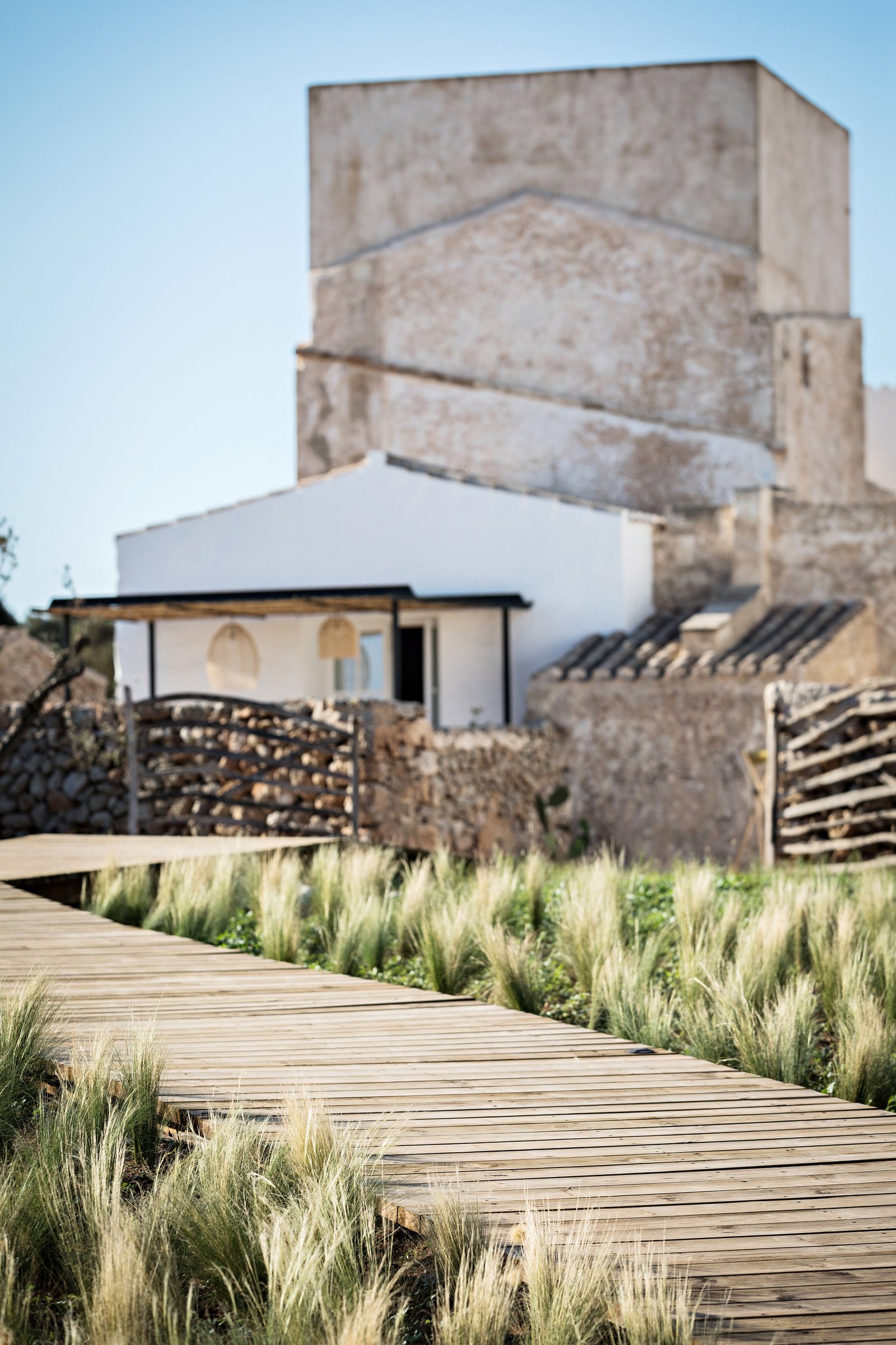 Fontenille Menorca Torre Vella, backstory