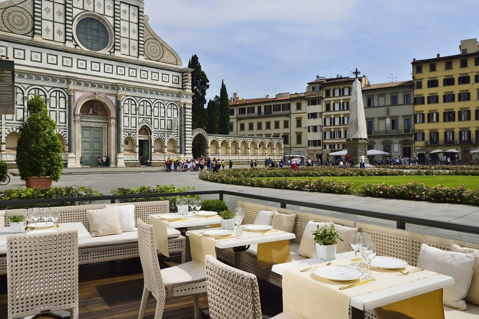 Grand Hotel Minerva, at the table