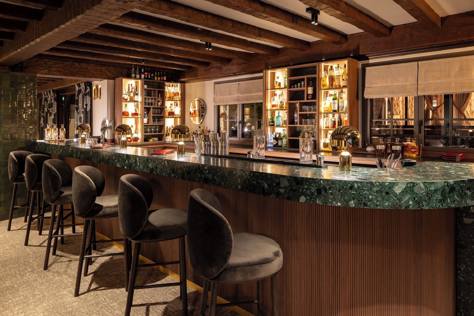 Briqueterie Champagne, A Beauvallon Hotel & Spa, at the table