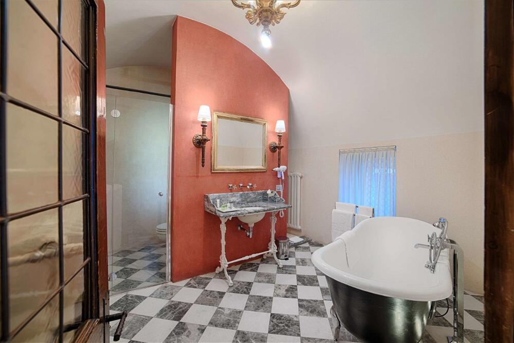 Hotel NH Collection Firenze Porta Rossa — rooms