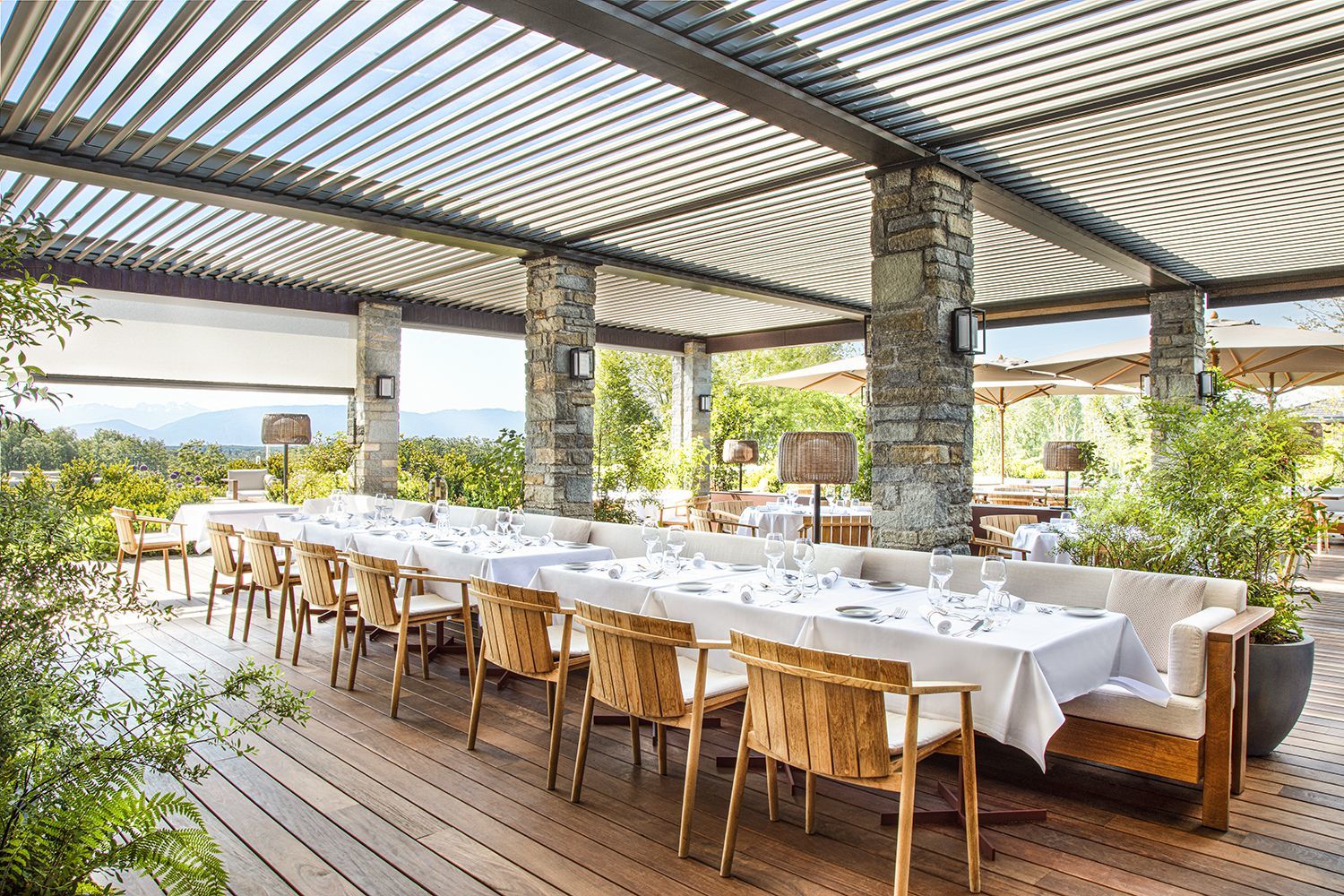 Jiva Hill Resort, at the table