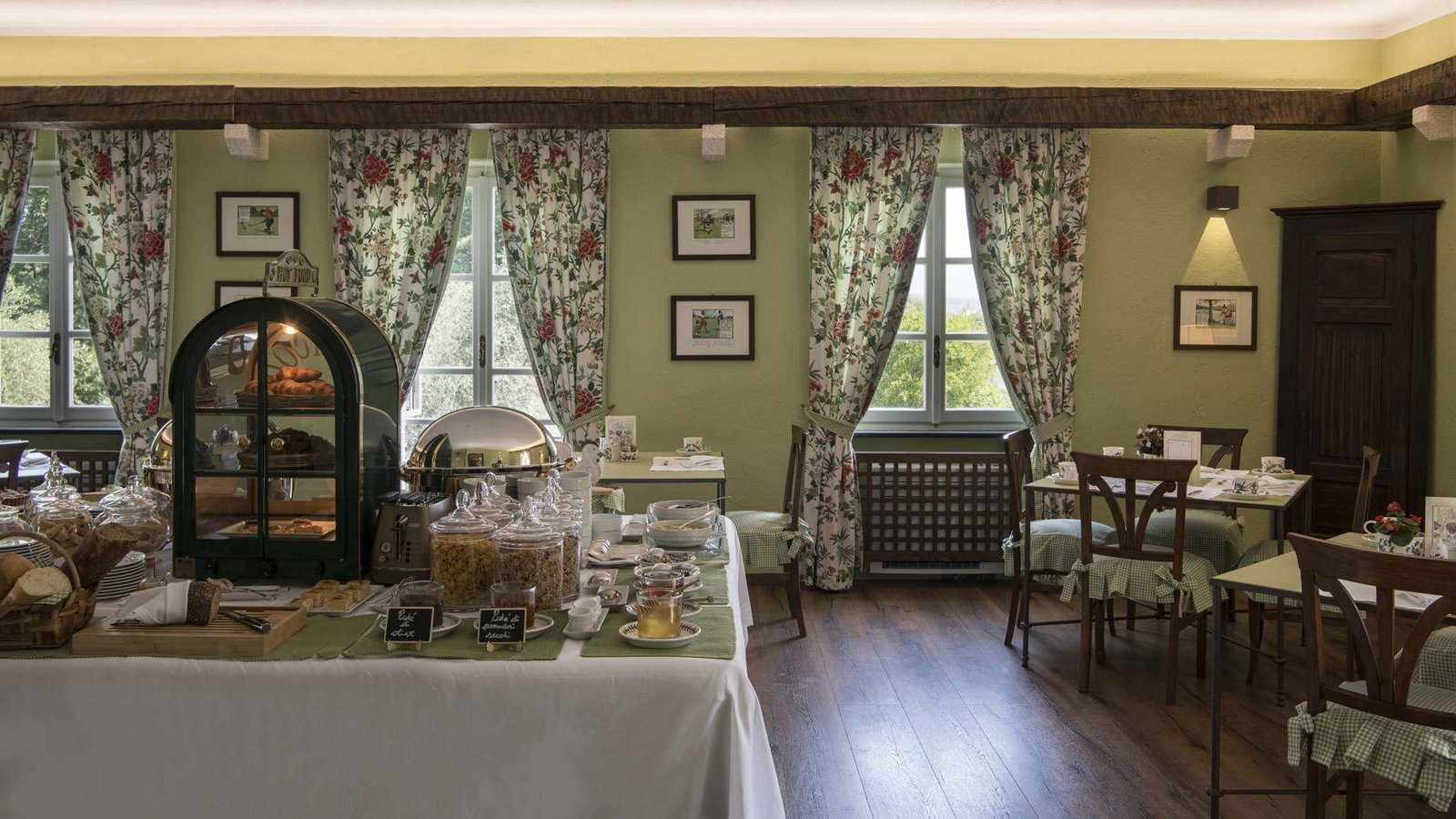 La Meridiana Relais & Chateaux, at the table