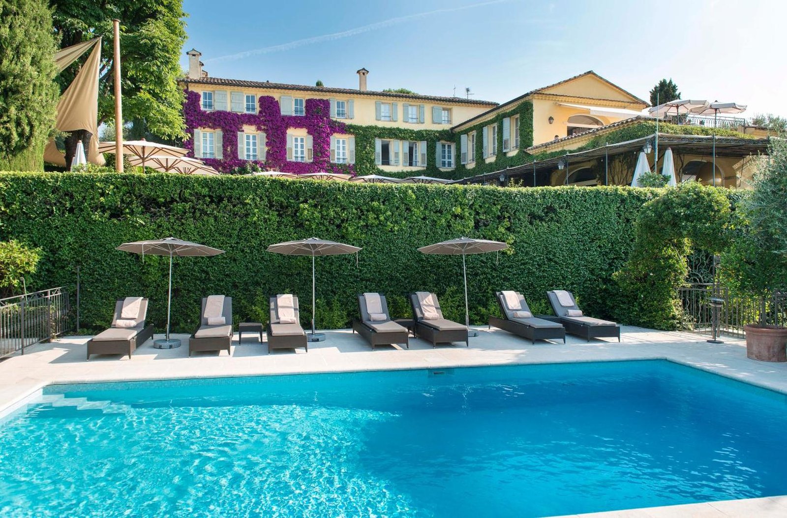 La Bastide Saint-Antoine, the pool