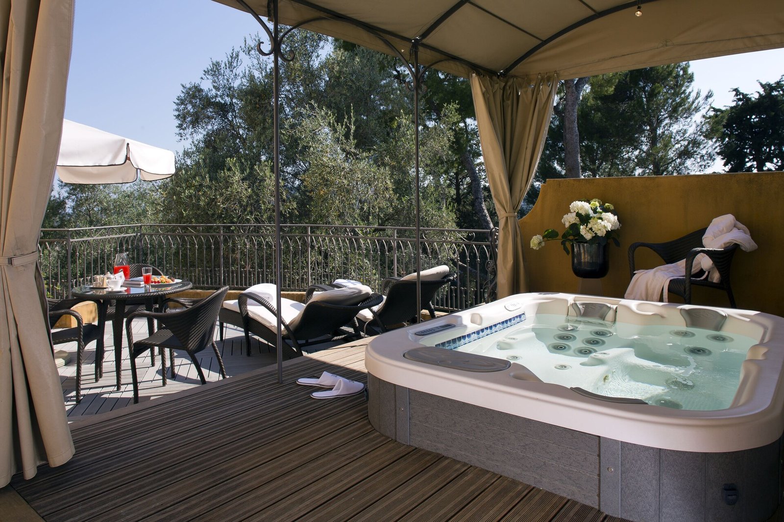 La Bastide Saint-Antoine, the spa