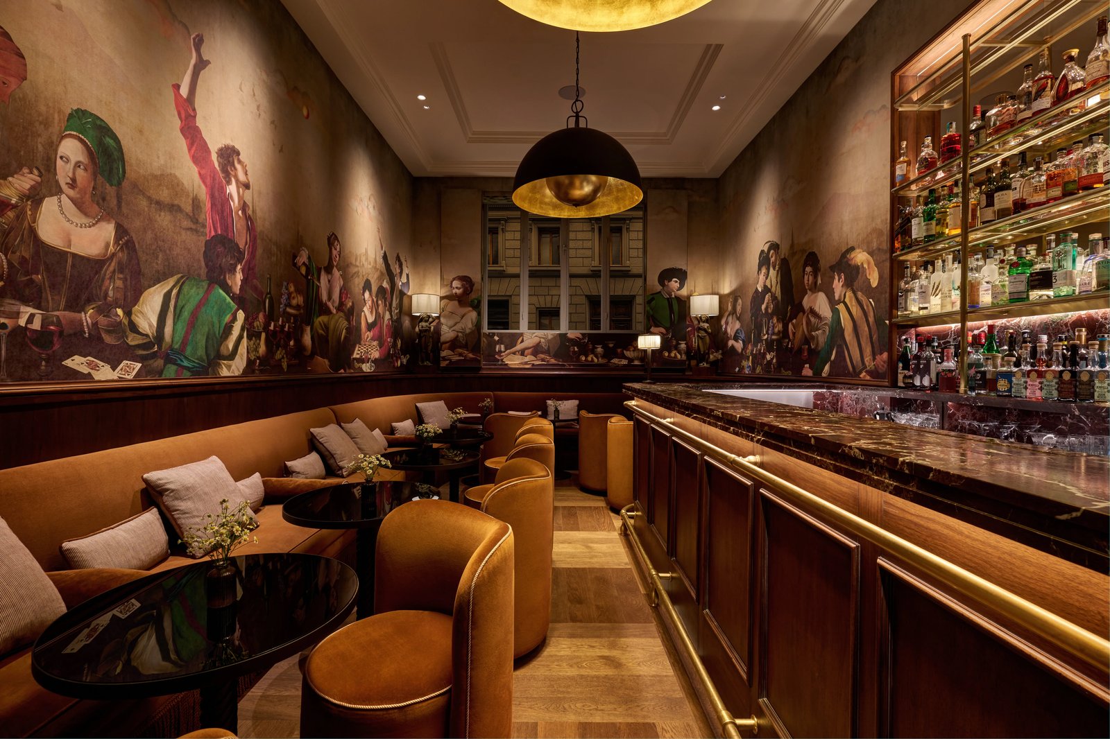 Hotel Savoy, at the table