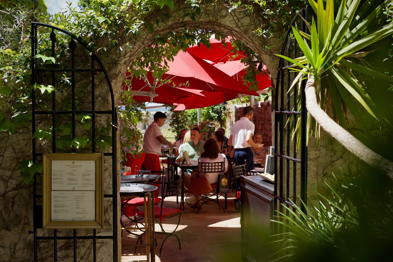 Hôtel Le Saint Paul, restaurant côté terrasse