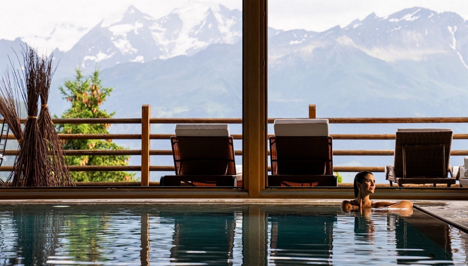 Le Chalet d’Adrien, the pool