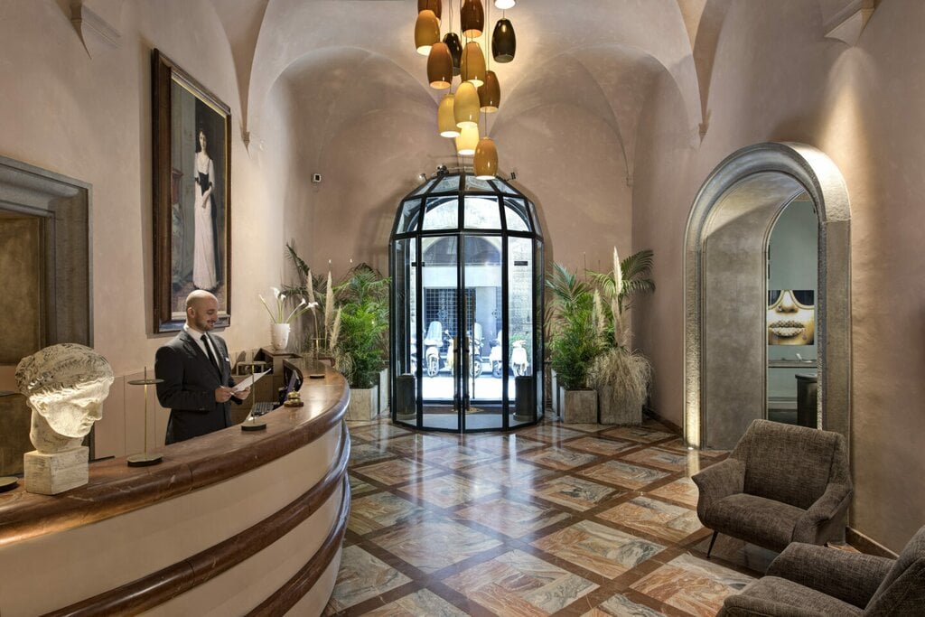 Grand Hotel Cavour — vibe