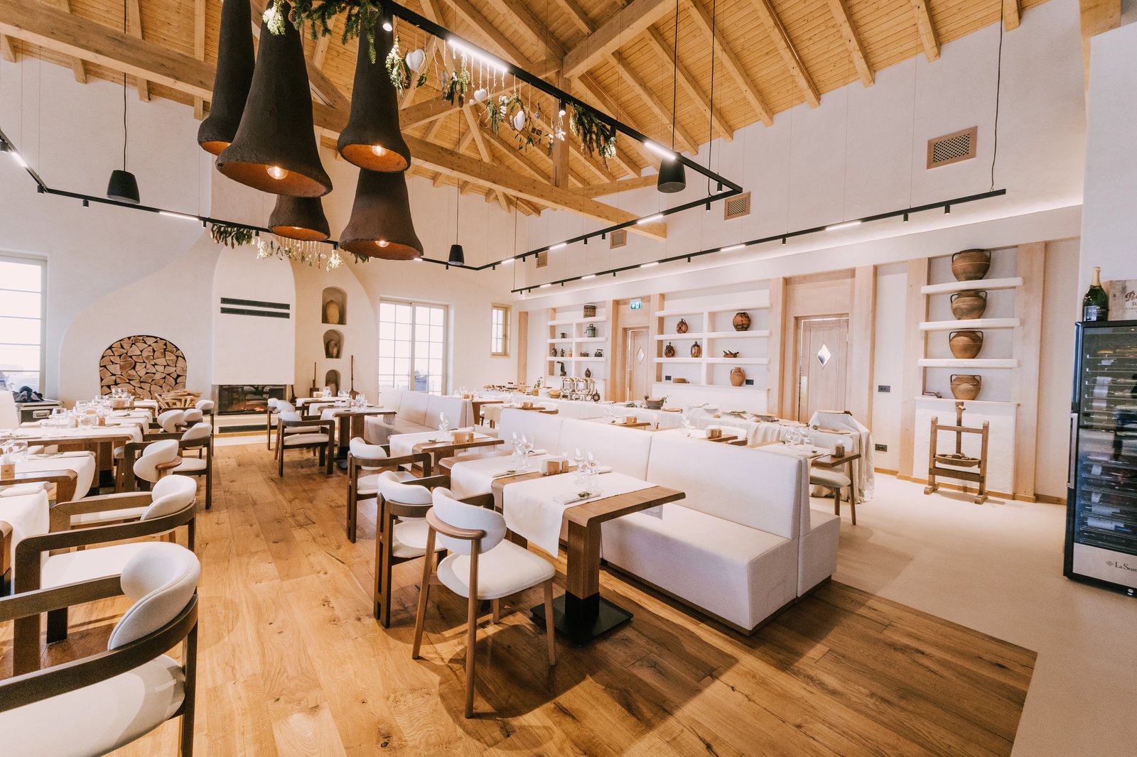 Matca Hotel, at the table