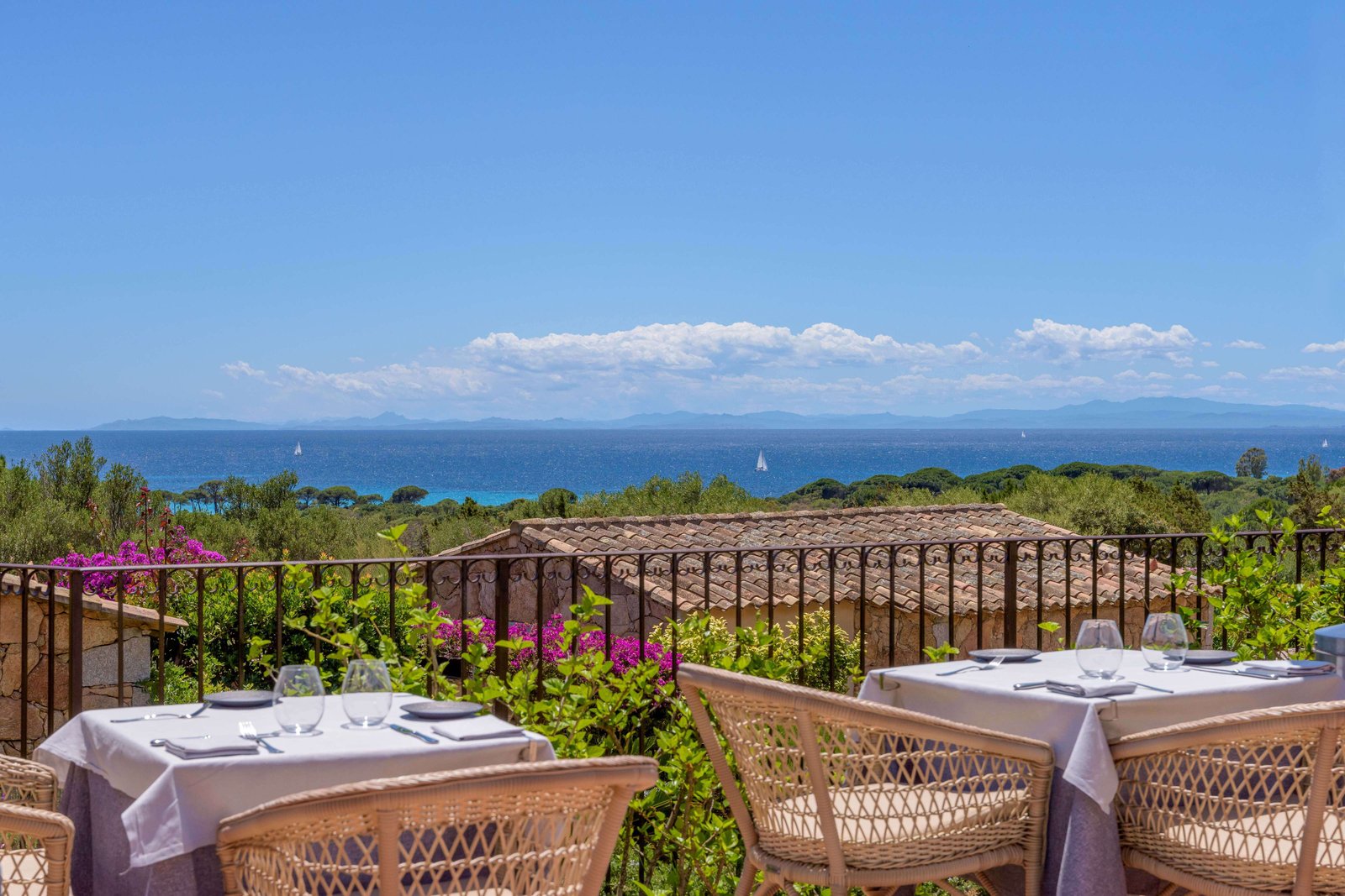 Les Bergeries de Palombaggia, eat and drink