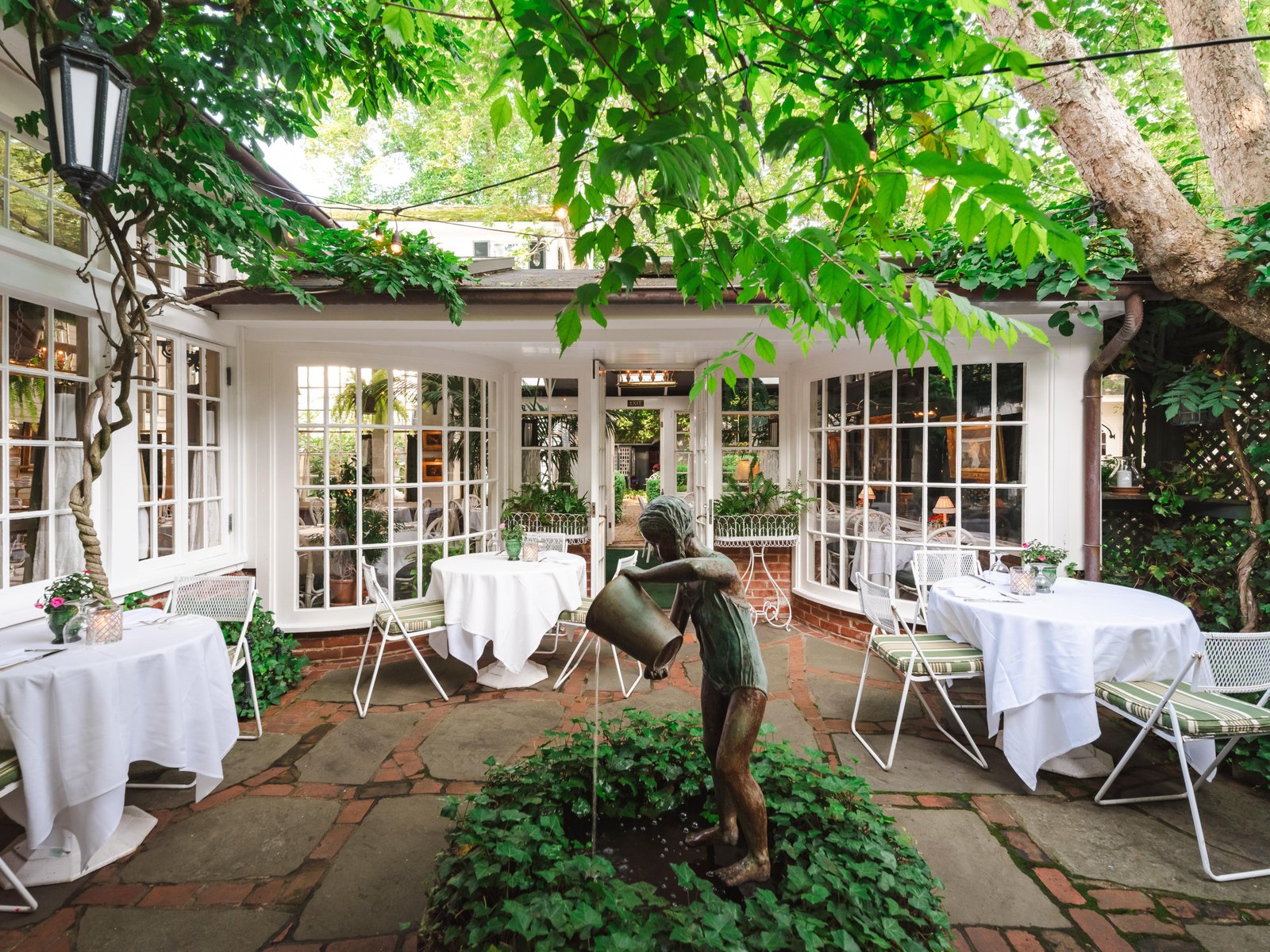 The Charlotte Inn, at the table
