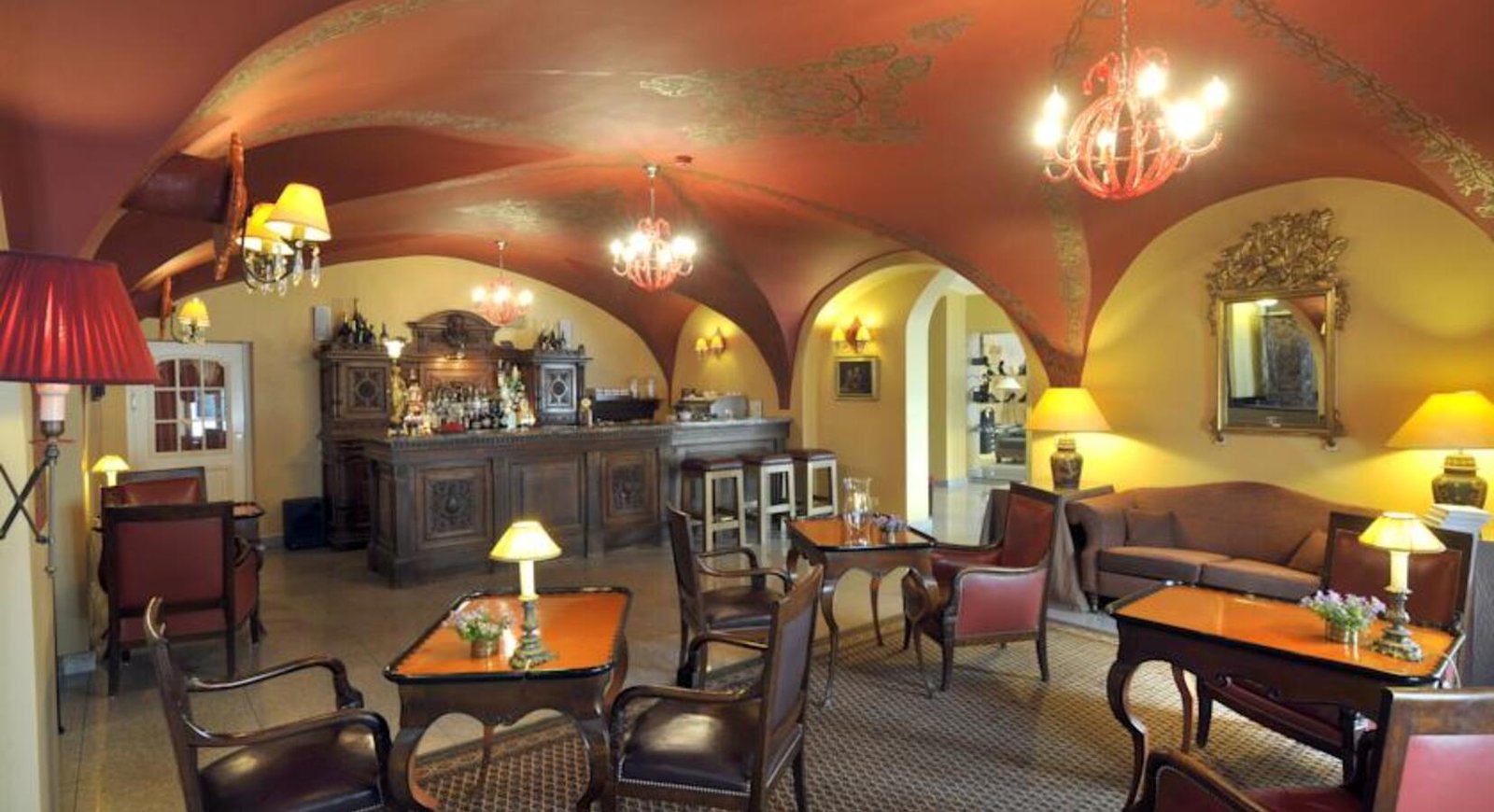 Stikliai Hotel, at the table