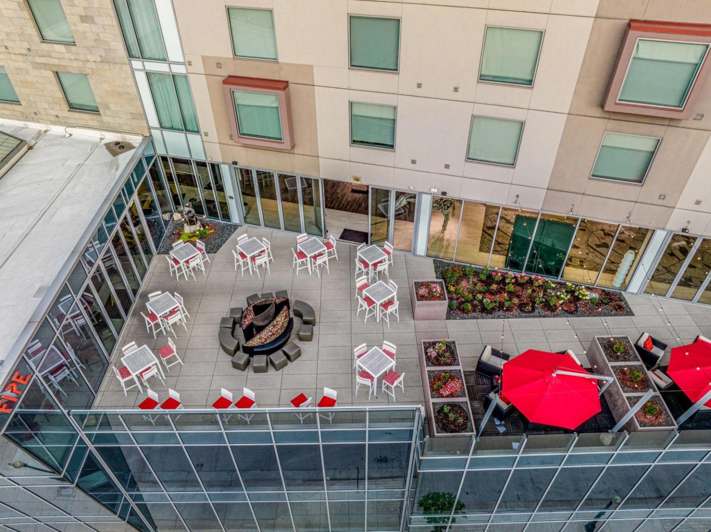 The Art Hotel Denver, Curio Collection by Hilton, fire terrace