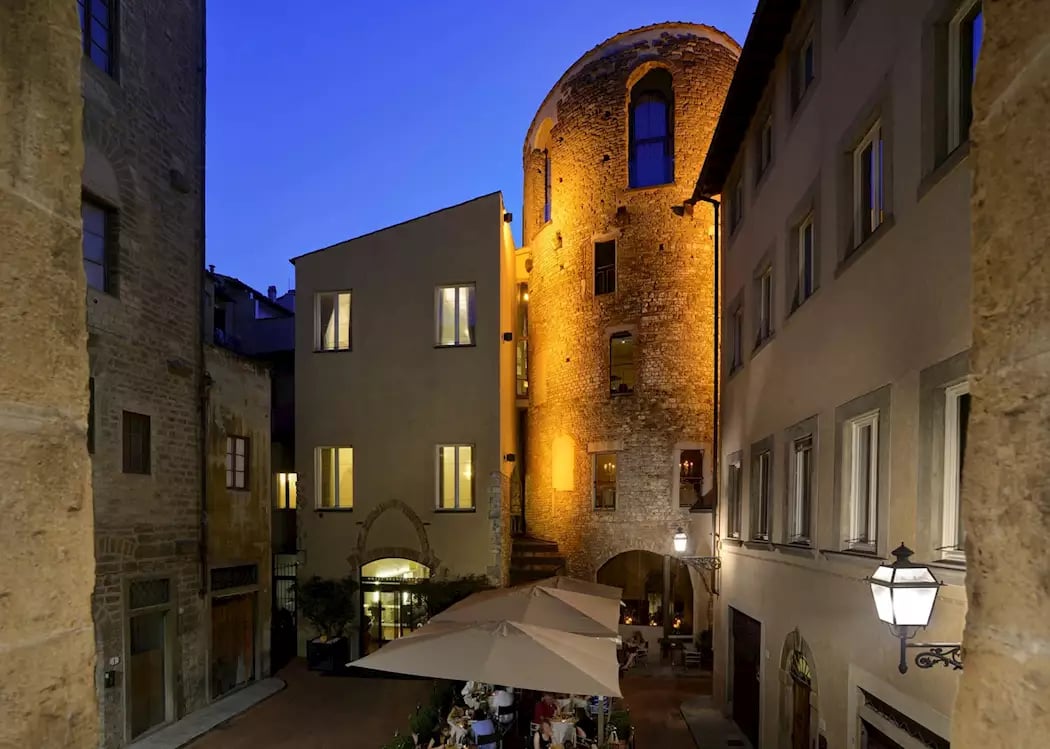 Hotel Brunelleschi — backstory