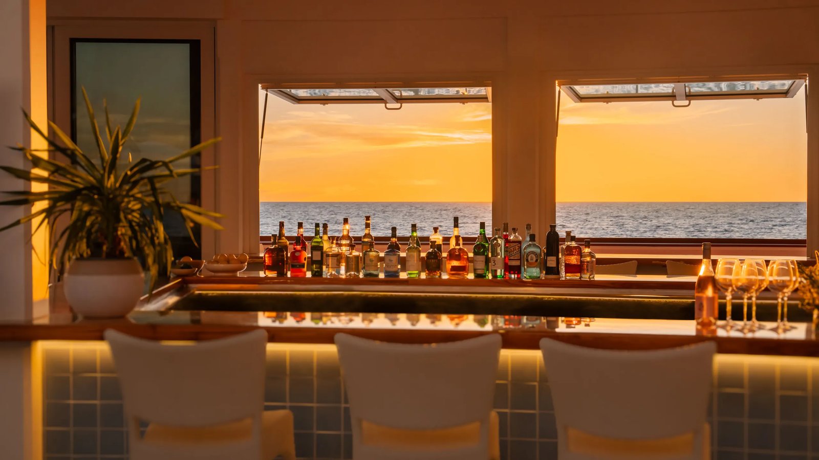 Naples Beach Club, A Four Seasons Resort
