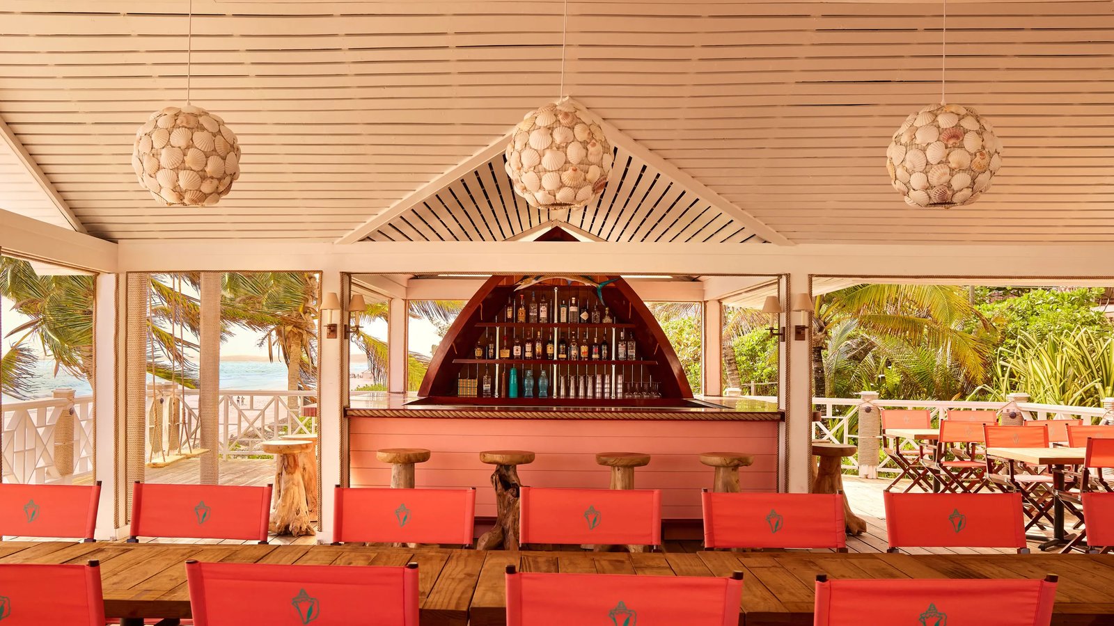 Coral Sands Inn & Cottages, Harbour Island, the beach bar at coral sands