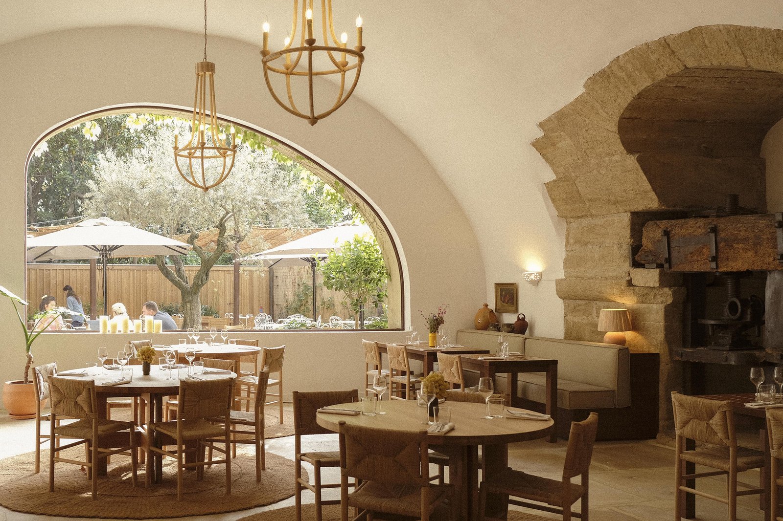 Le Moulin, Lourmarin, a Beaumier Hotel, eat & drink