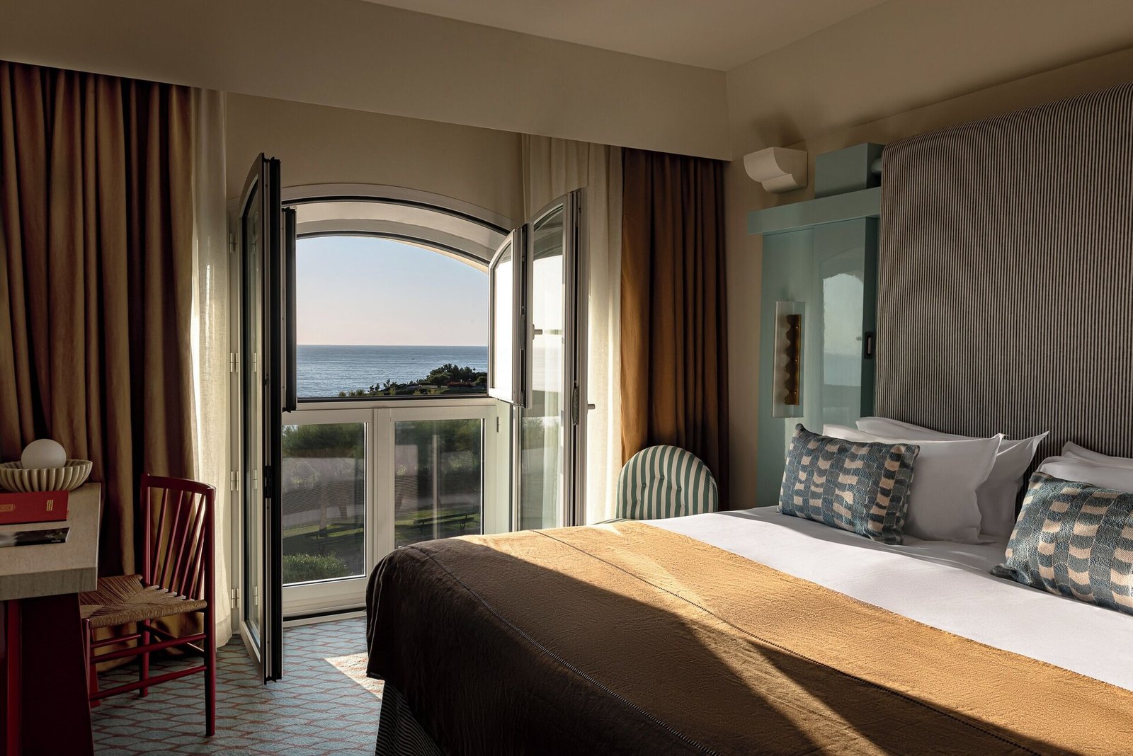 Regina Experimental Biarritz, rooms