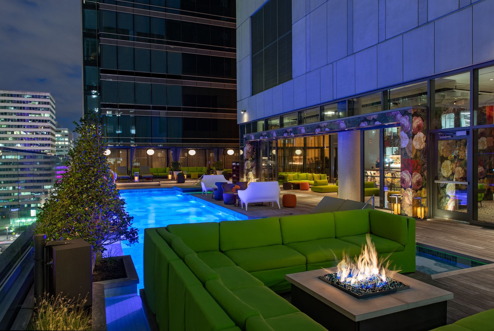 W Philadelphia, the pool