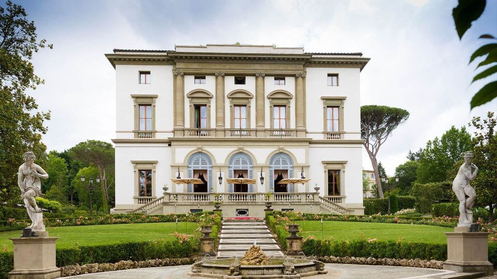 Villa Cora — backstory