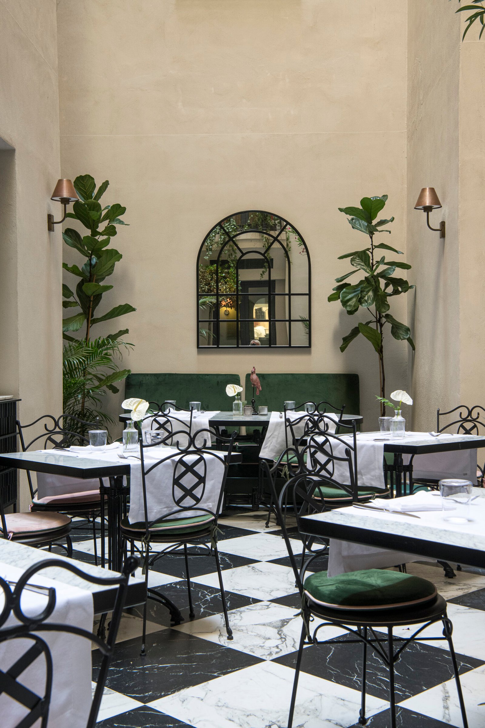 Hotel La Gemma, at the table