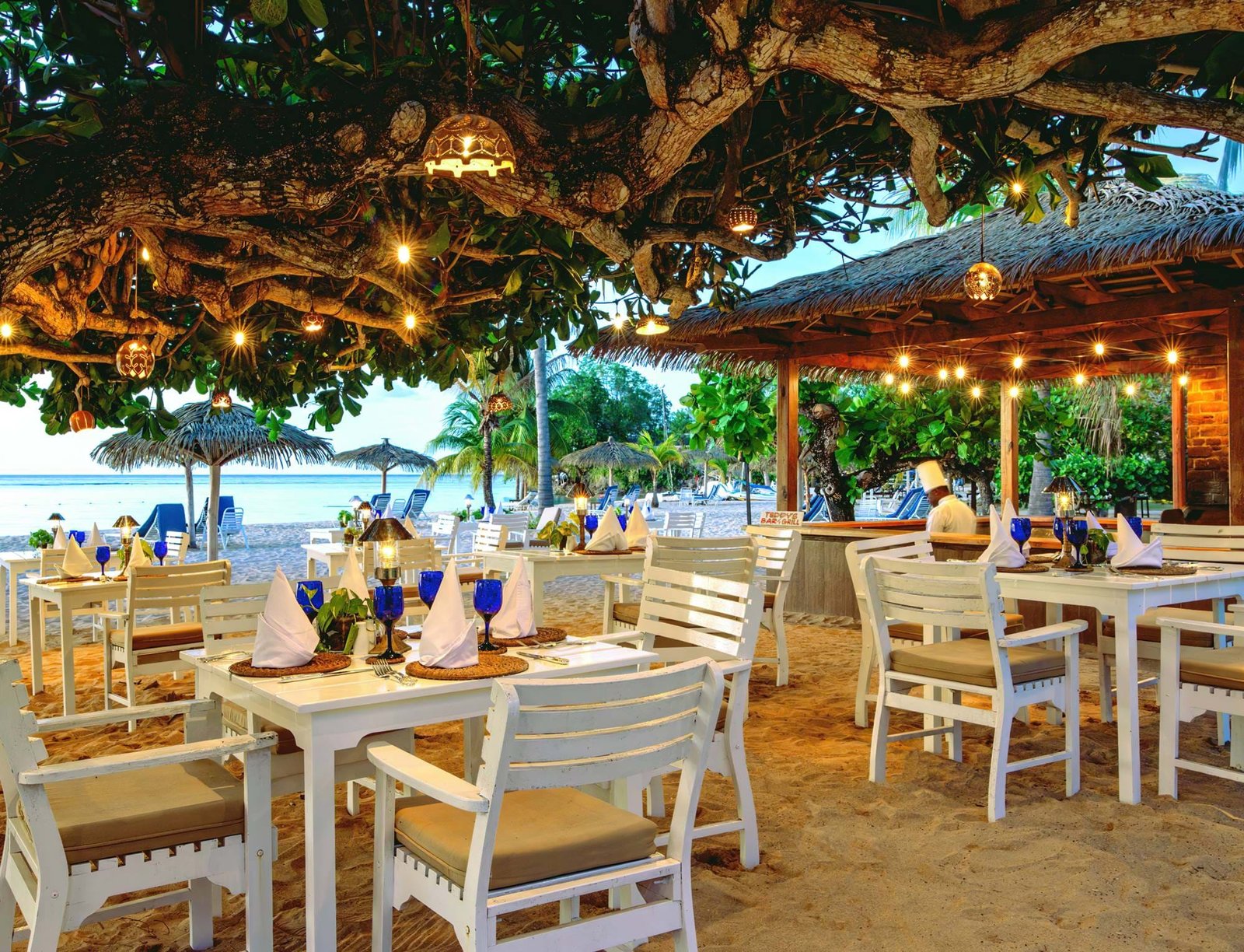 Jamaica Inn, teddy's beach grill & bar
