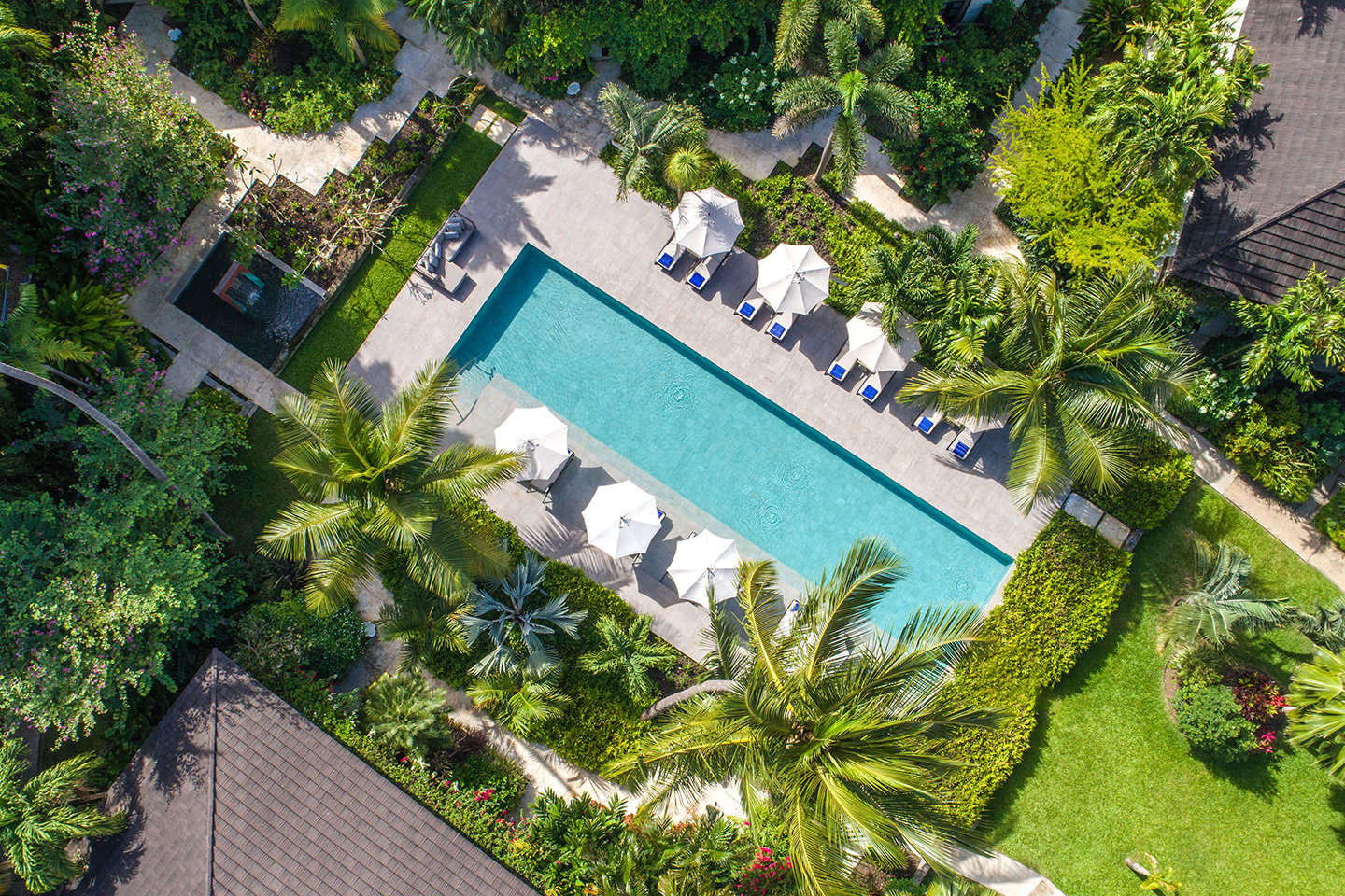 The Sandpiper, the pool