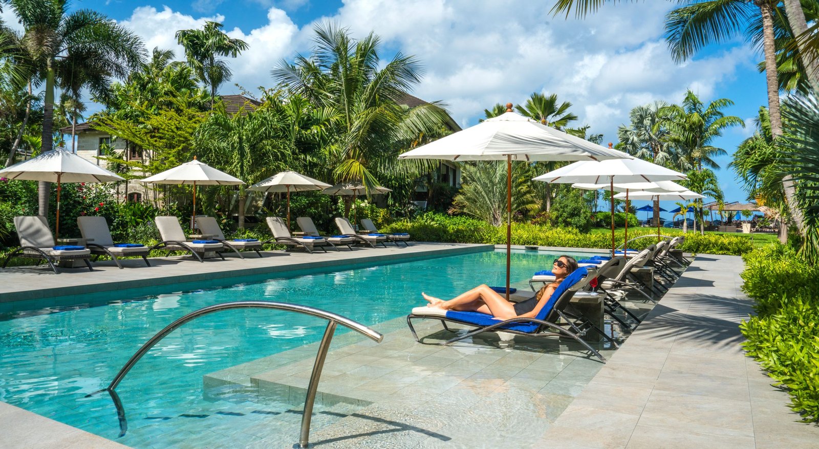 The Sandpiper, the pool