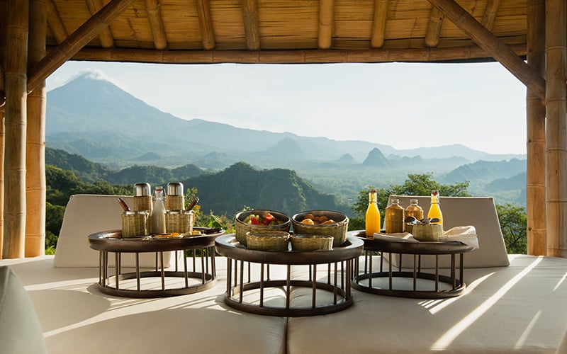 Hacienda de San Antonio, at the table