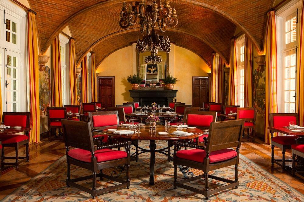 Hacienda de San Antonio, main dining room