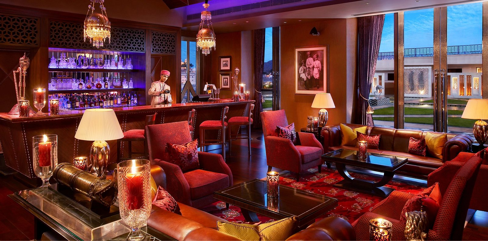 The Leela Palace Udaipur, the library bar