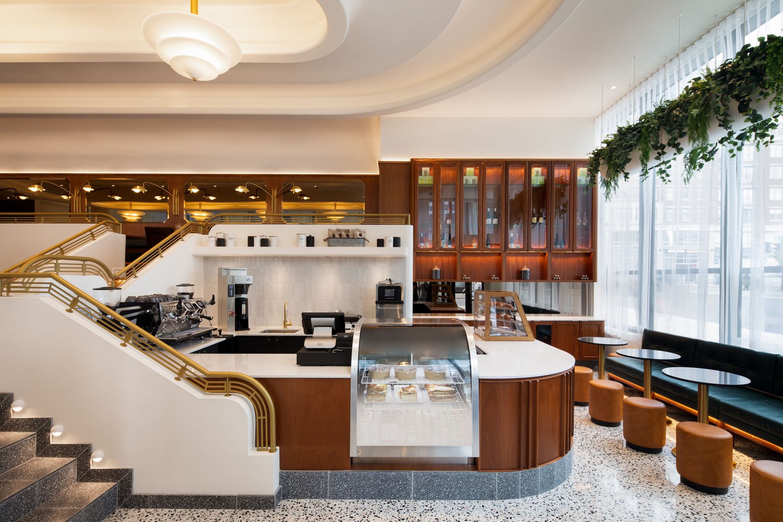 HONEYROSE Hotel, Montreal, a Tribute Portfolio Hotel, at the table
