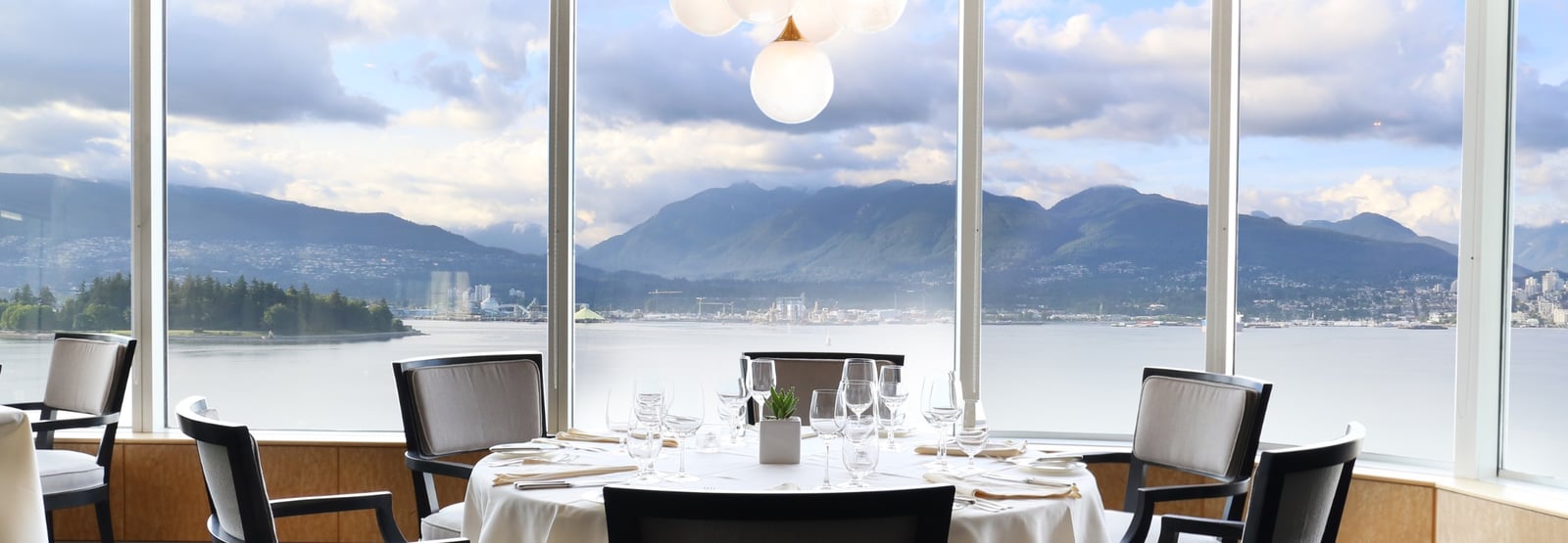 Pan Pacific Vancouver, coal harbour bar & bistro