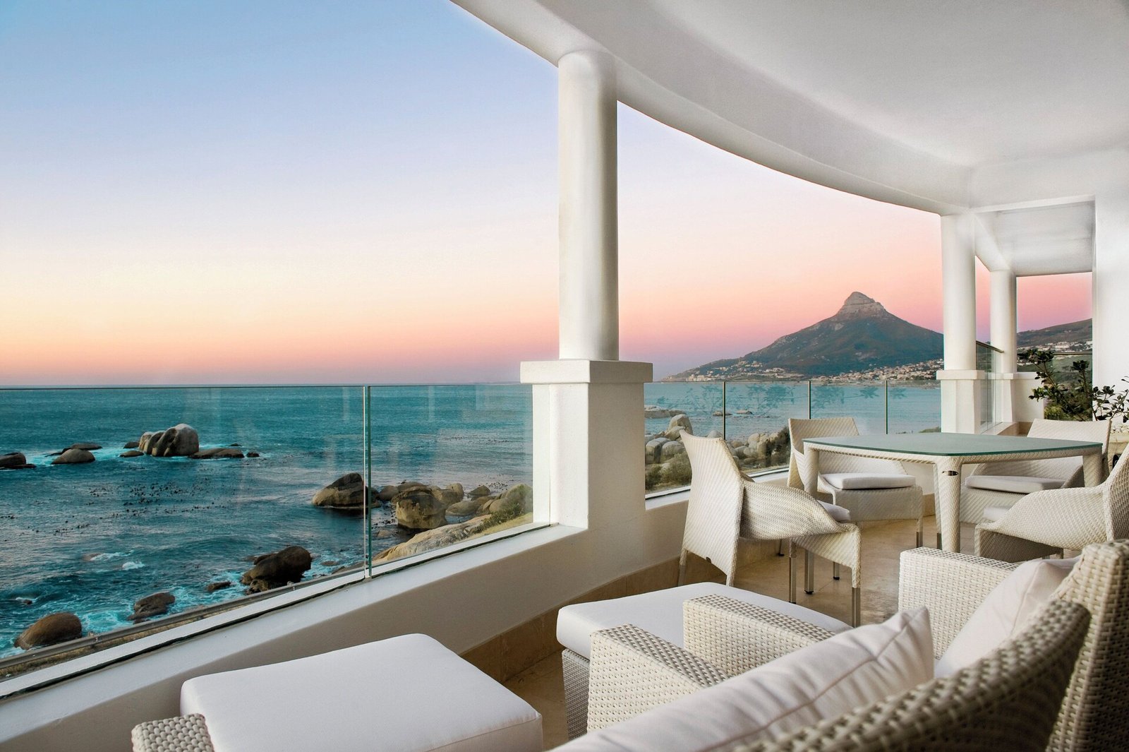 12 Apostles Hotel & Spa